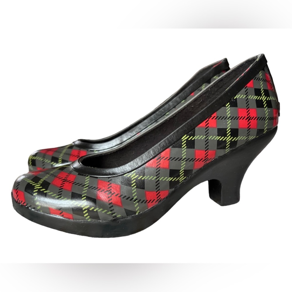 dav Waterproof All Weather Black Green Red Scot plaid rubber pumps heels size 6